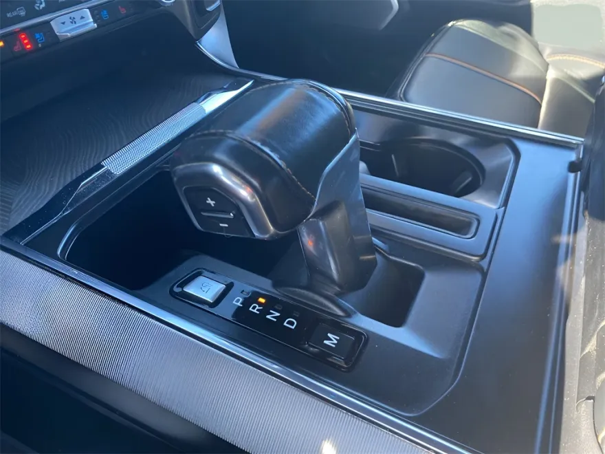 2021 Ford F-150 Platinum photo 1