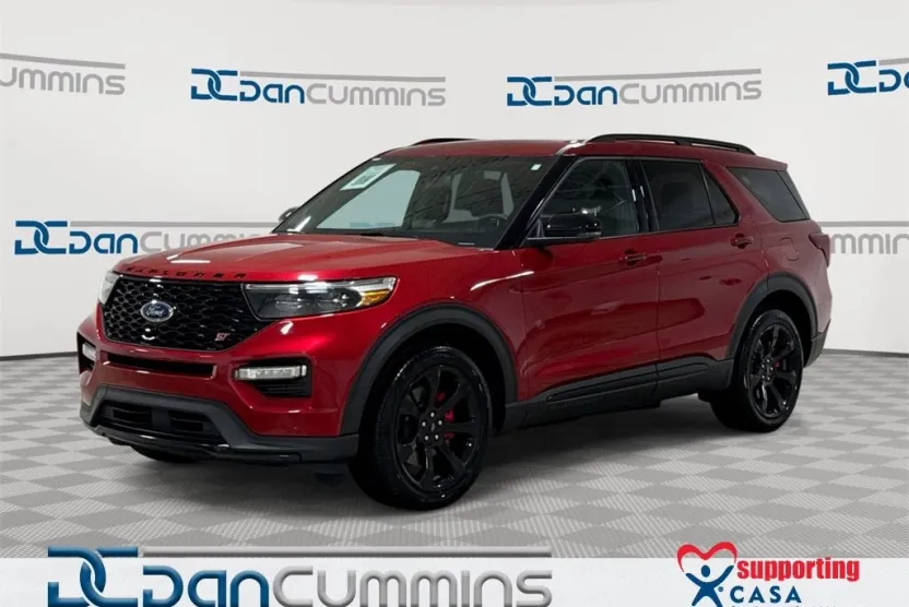 2023 Ford Explorer ST photo 1