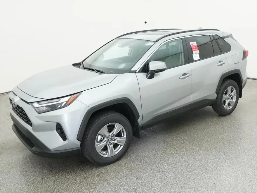 2025 Toyota RAV4 XLE photo 1