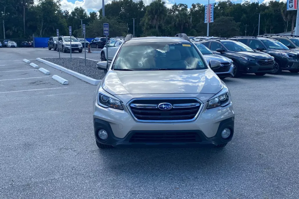 2019 Subaru Outback Limited photo 1