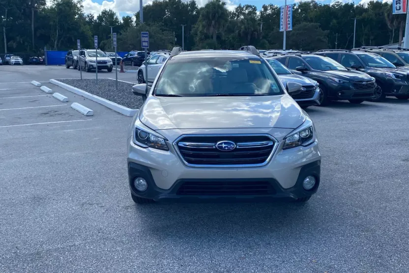 2019 Subaru Outback Limited photo 1