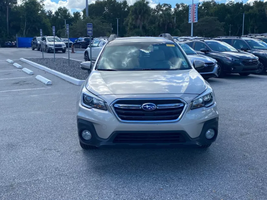 2019 Subaru Outback Limited photo 1