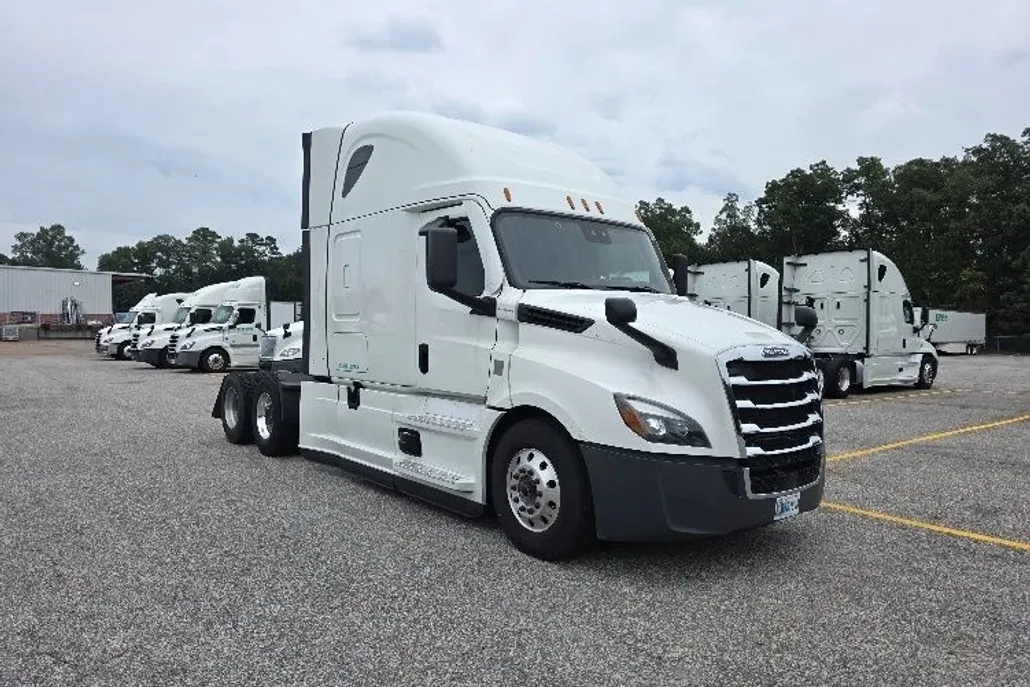 2021 Freightliner Cascadia 126" Sleeper Cab photo 1