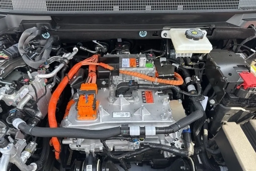2025 Chevrolet Equinox EV 1LT photo 1