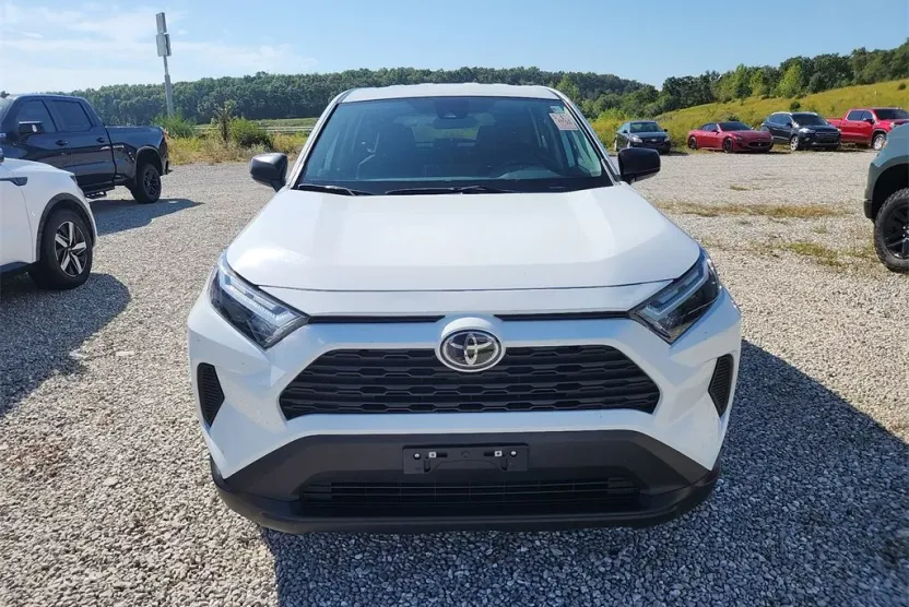 2024 Toyota RAV4 LE photo 1