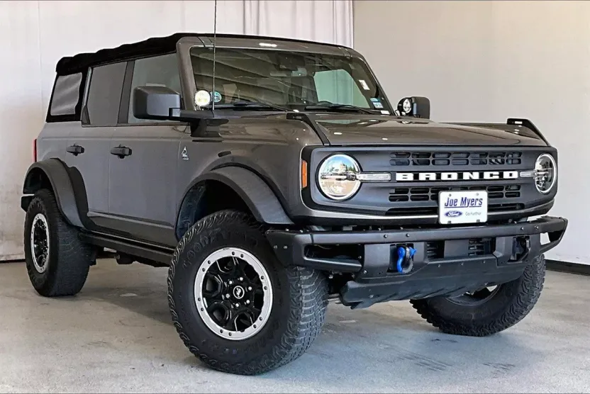 2021 Ford Bronco Black Diamond photo 1