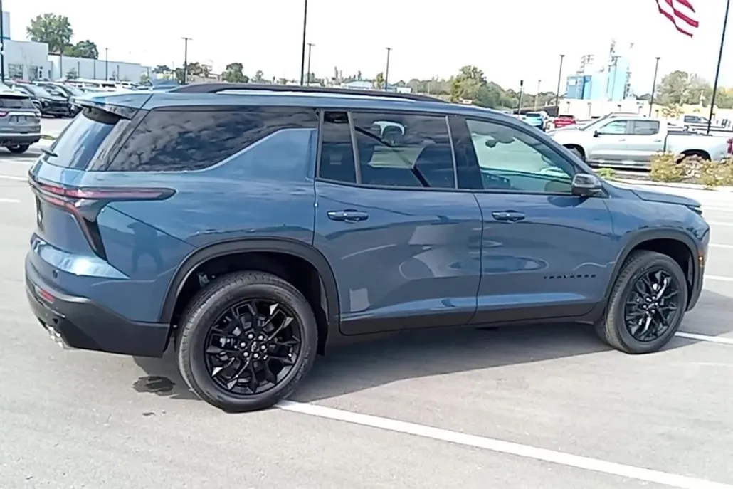 2026 Chevrolet Traverse photo 1