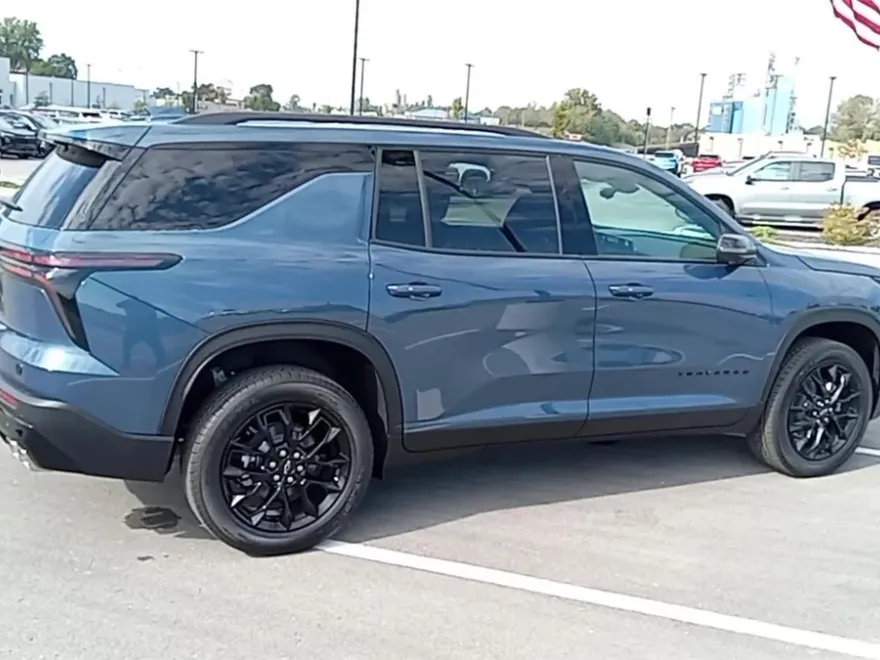 2026 Chevrolet Traverse photo 1