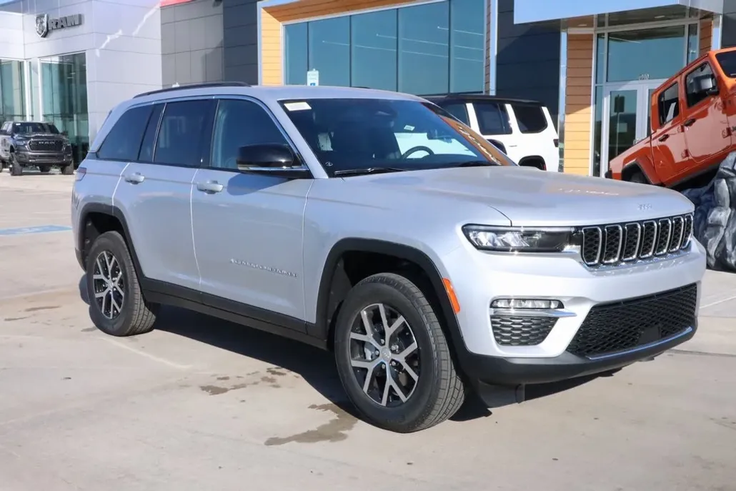 2025 Jeep Grand Cherokee Limited photo 1