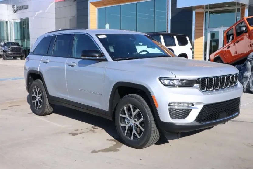 2025 Jeep Grand Cherokee Limited photo 1
