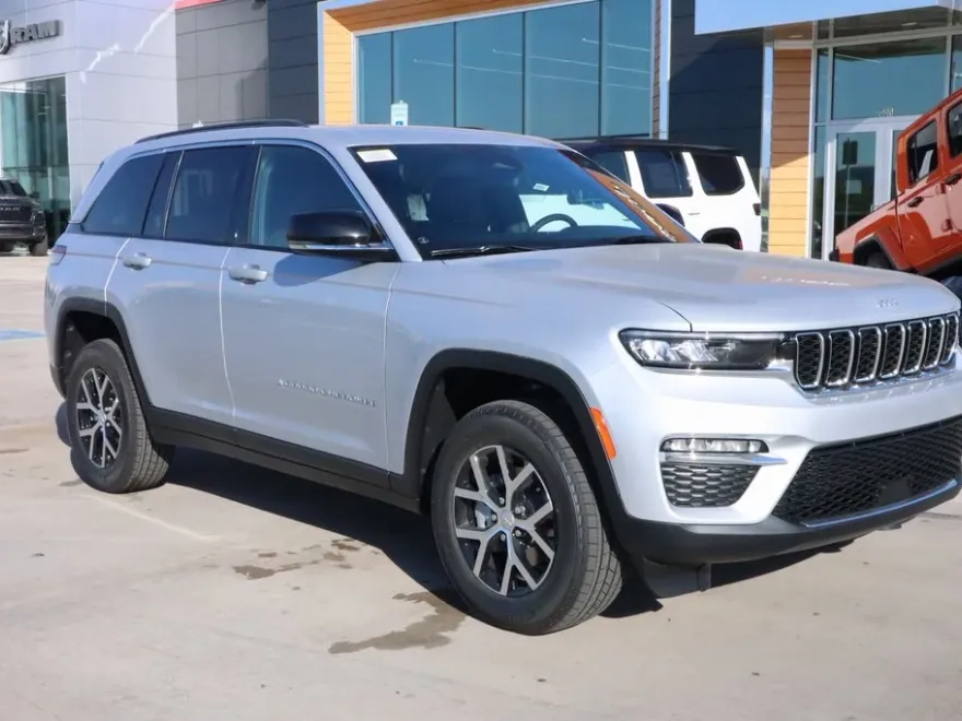 2025 Jeep Grand Cherokee Limited photo 1