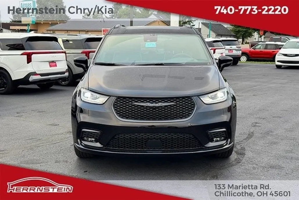 2026 Chrysler Pacifica Limited photo 1