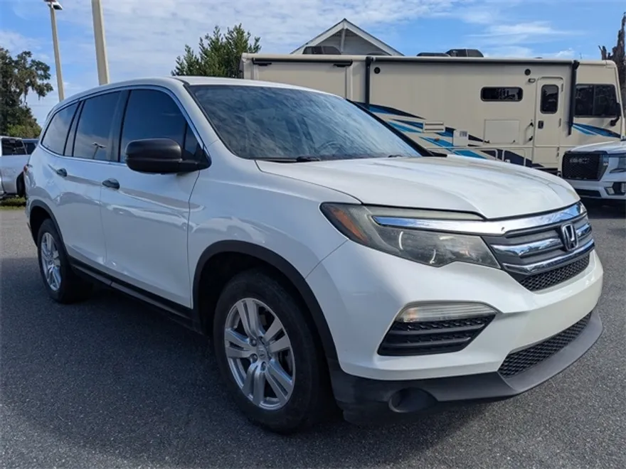 2017 Honda Pilot LX photo 1