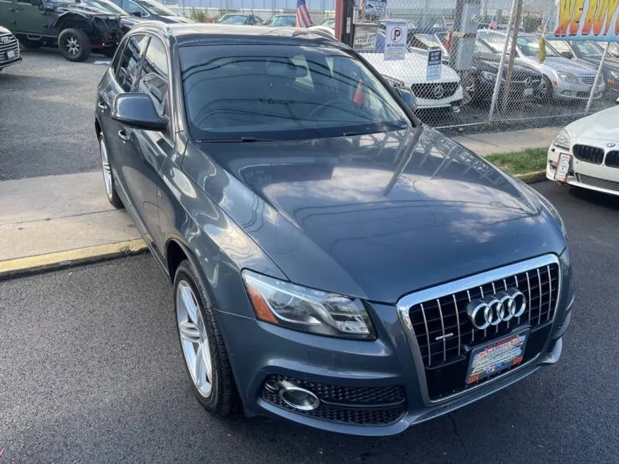 2011 Audi Q5 3.2 Premium Prestige photo 1