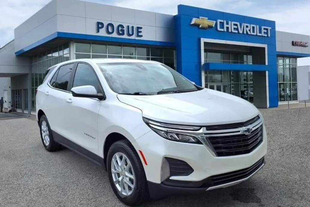 2022 Chevrolet Equinox LT photo 1