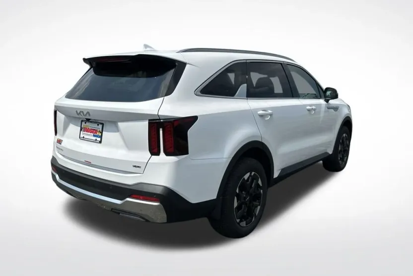 2025 Kia Sorento S photo 1
