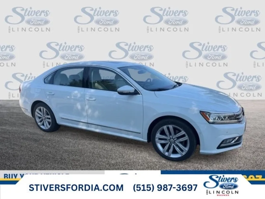 2017 Volkswagen Passat SEL Premium photo 1