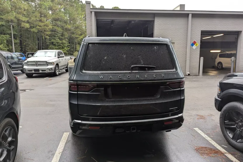 2024 Jeep Wagoneer L Series II photo 1