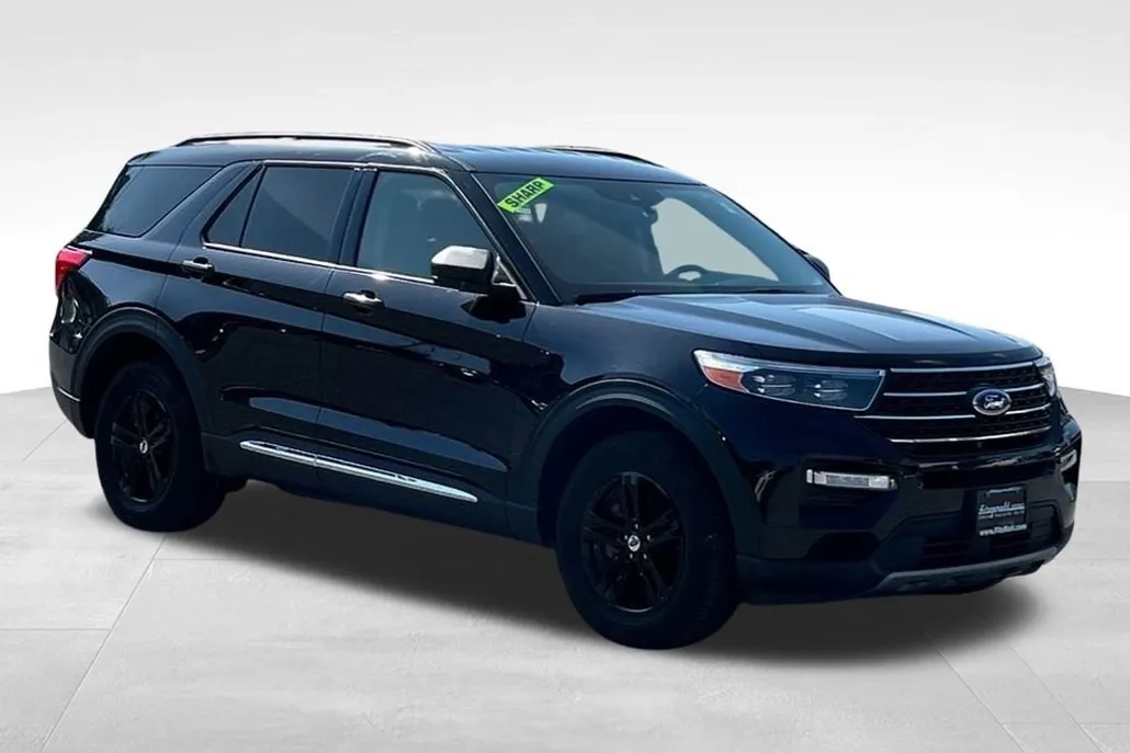 2023 Ford Explorer XLT photo 1