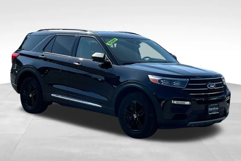 2023 Ford Explorer XLT photo 1