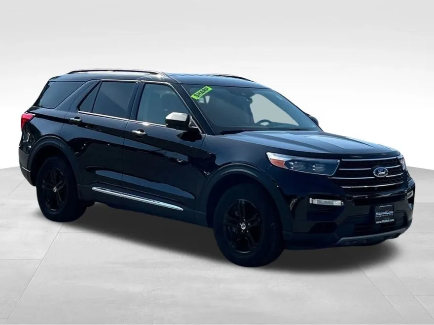 2023 Ford Explorer XLT photo 1