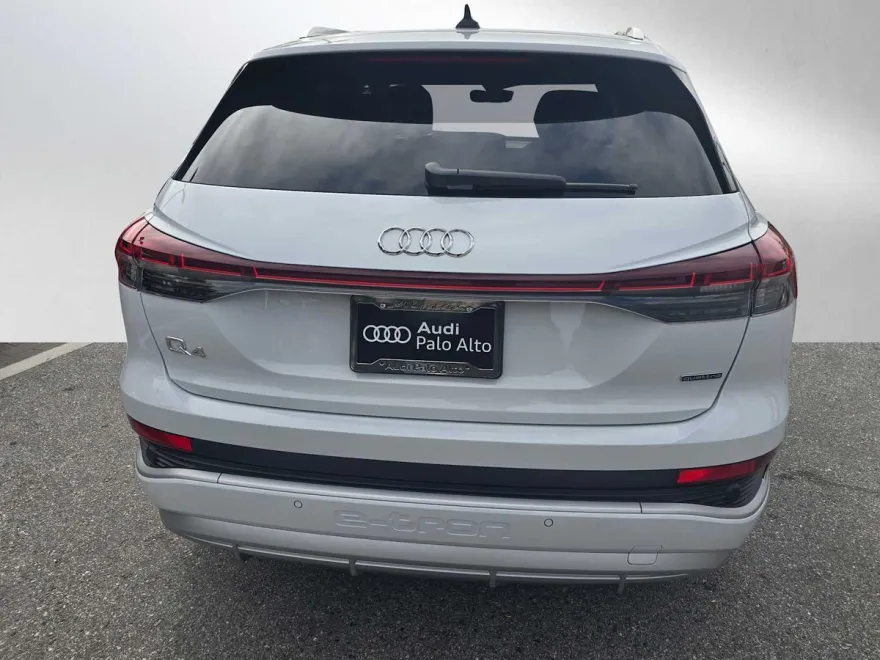 2024 Audi Q4 E-tron Premium Plus photo 1