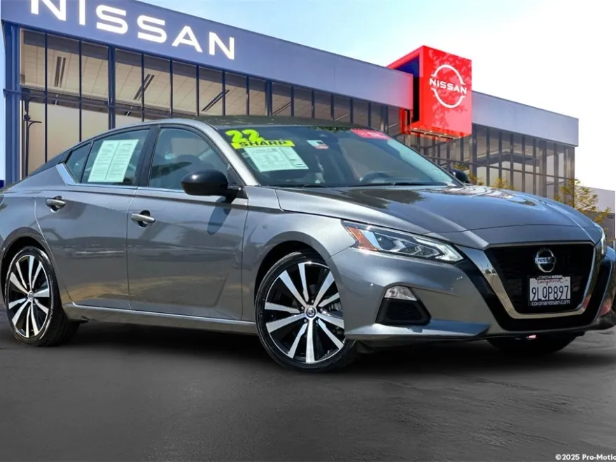 2022 Nissan Altima 2.5 SR photo 1