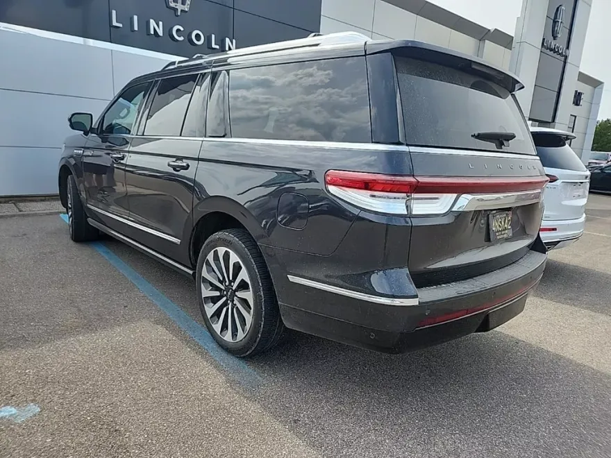 2022 Lincoln Navigator L Reserve photo 1