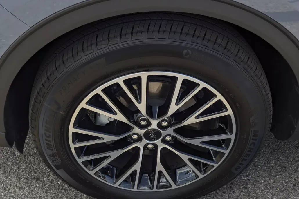 2025 Ford Escape Plug-In Hybrid photo 1