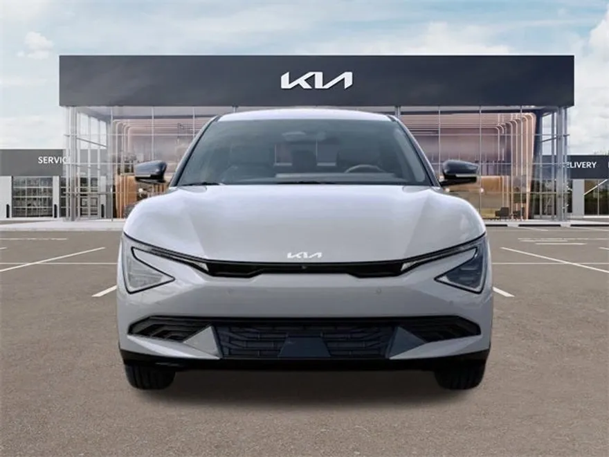 2025 Kia EV6 Wind photo 1