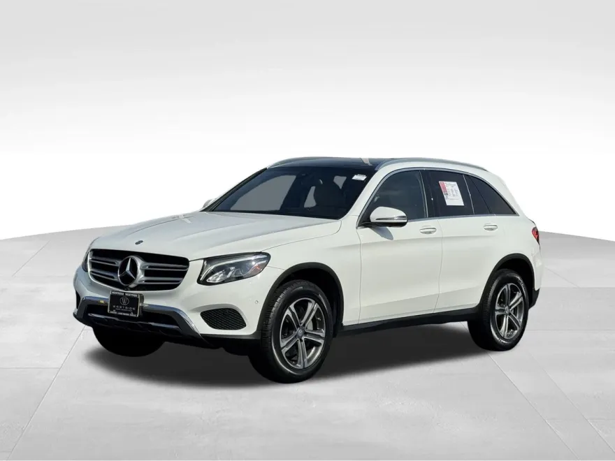 2017 Mercedes Benz GLC 300 4MATIC photo 1