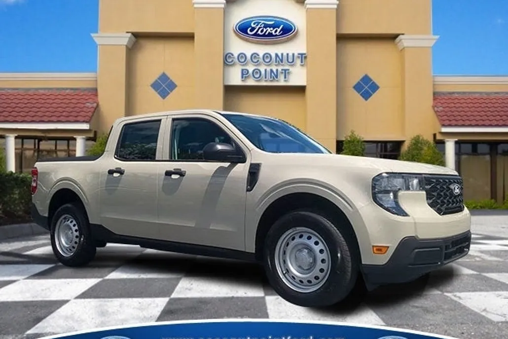 2025 Ford Maverick XL photo 1