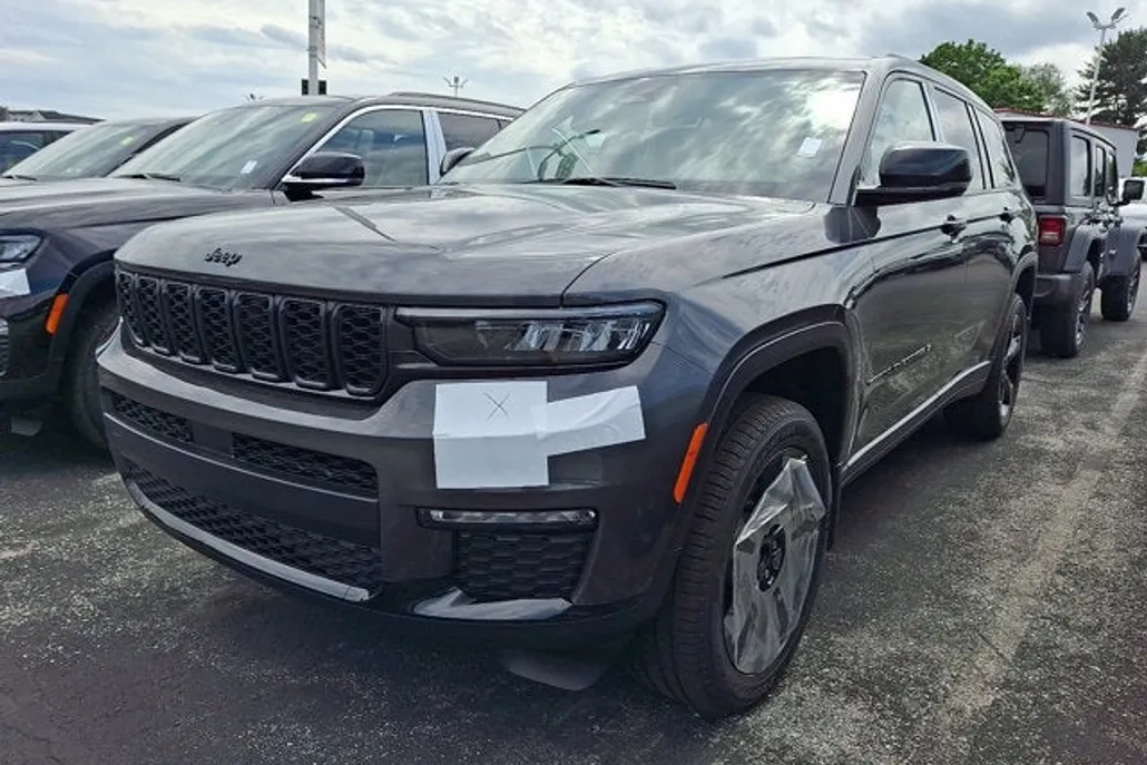 2025 Jeep Grand Cherokee Limited photo 1