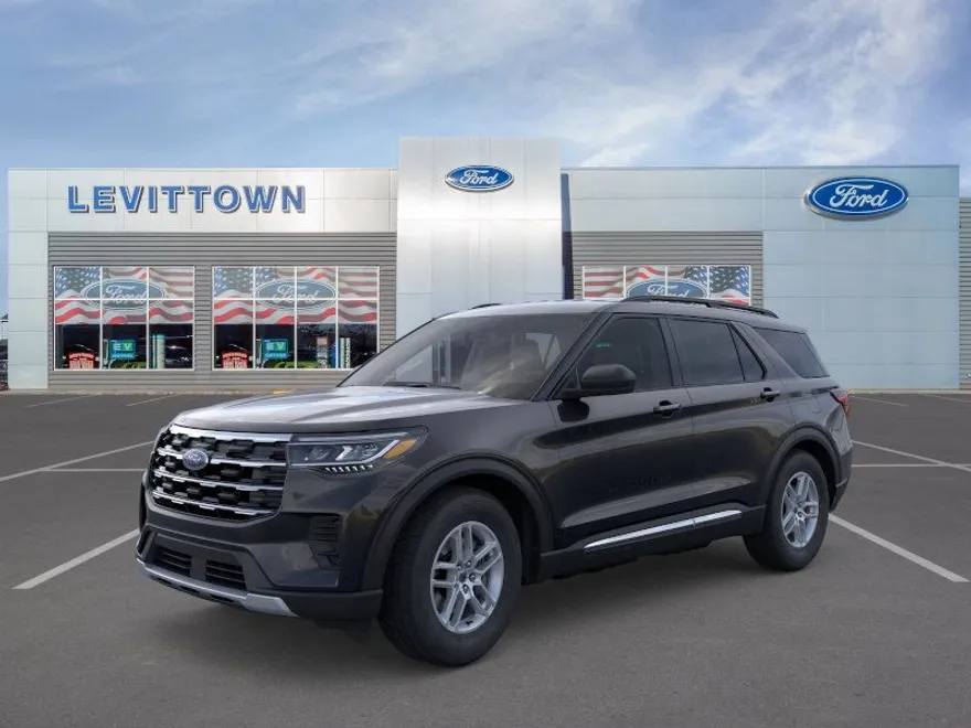 2025 Ford Explorer photo 1