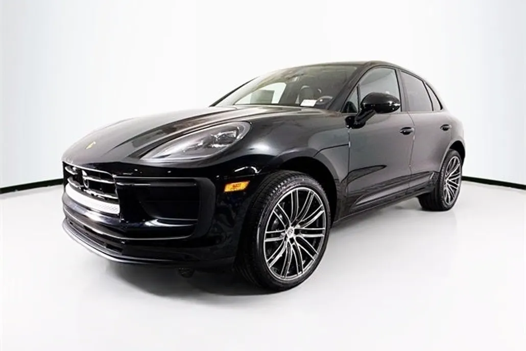 2025 Porsche Macan photo 1