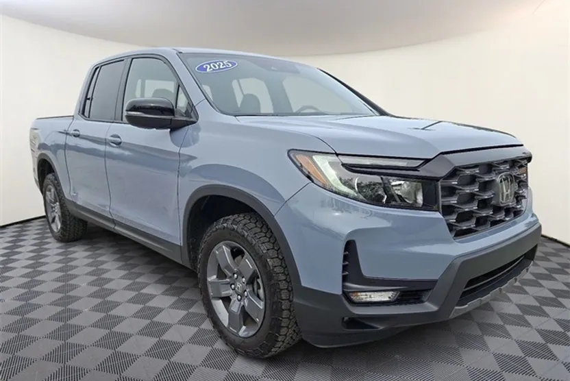 2025 Honda Ridgeline TrailSport photo 1