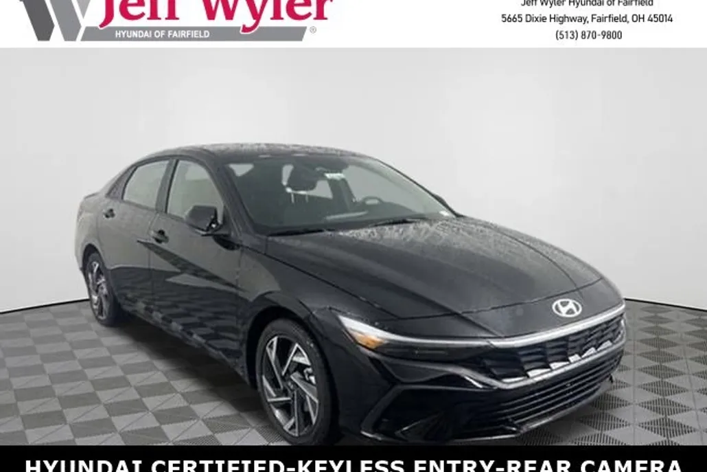 2025 Hyundai Elantra SEL Sport photo 1