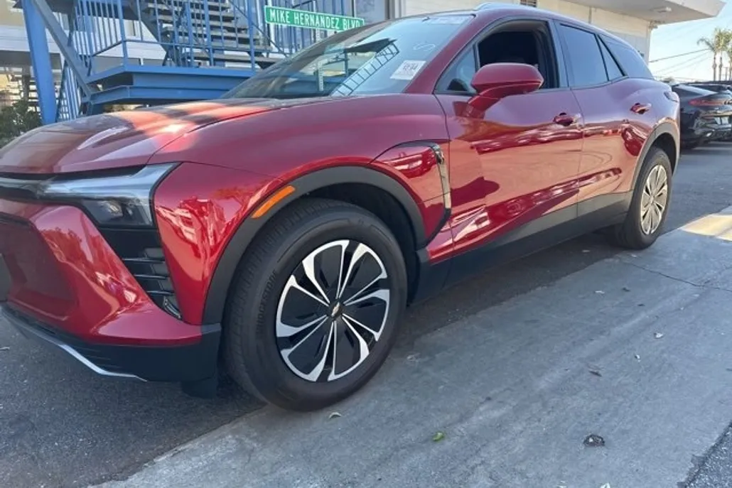 2024 Chevrolet Blazer EV photo 1