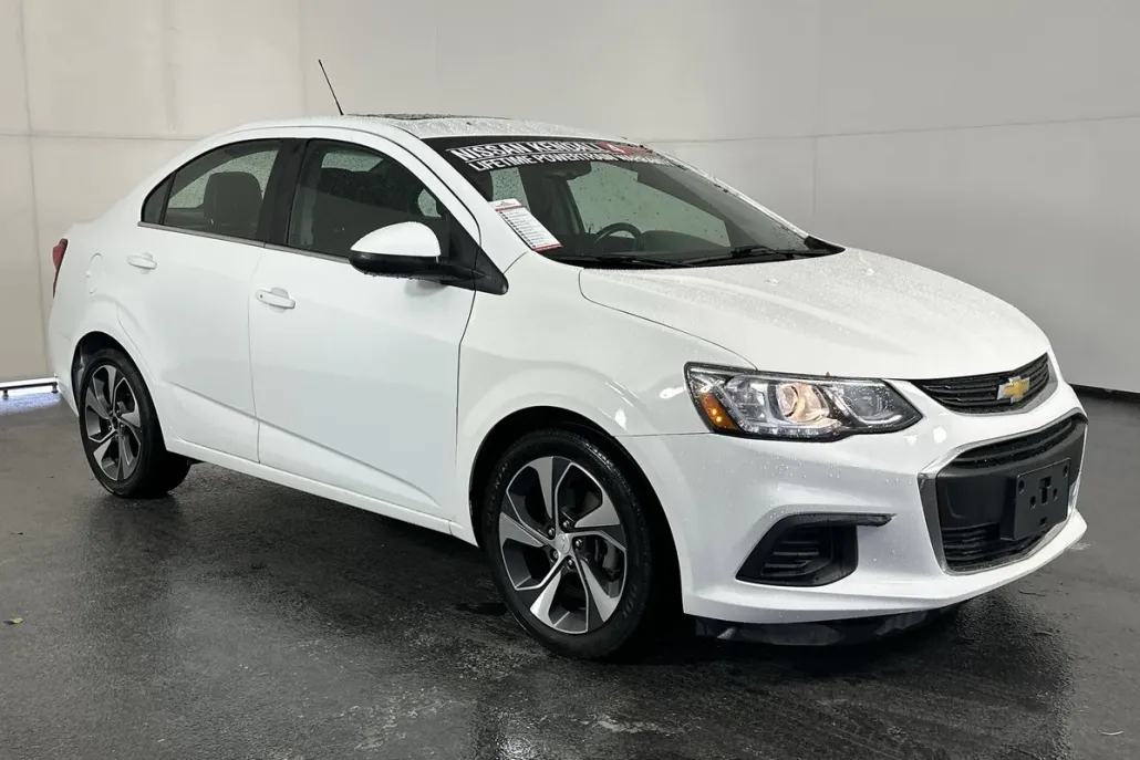 2020 Chevrolet Sonic Premier photo 1