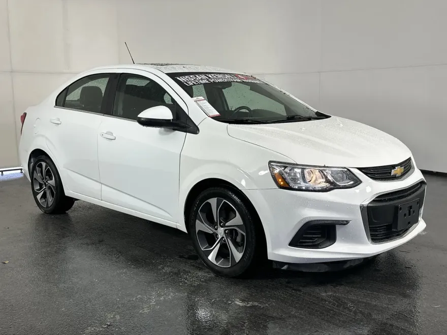 2020 Chevrolet Sonic Premier photo 1