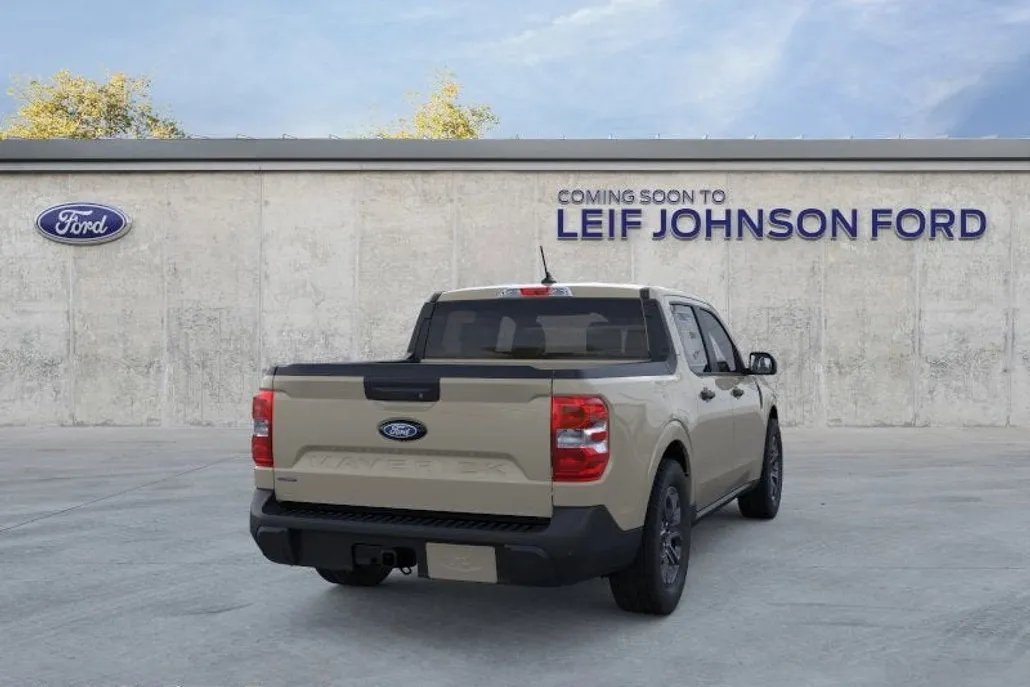 2025 Ford Maverick XLT photo 1