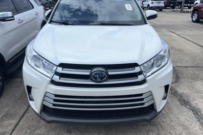 2019 Toyota Highlander Hybrid XLE photo 1