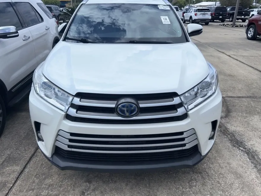 2019 Toyota Highlander Hybrid XLE photo 1