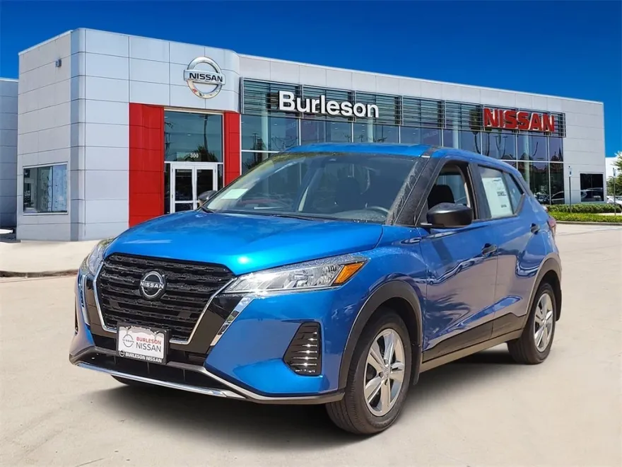 2025 Nissan Kicks Play S photo 1