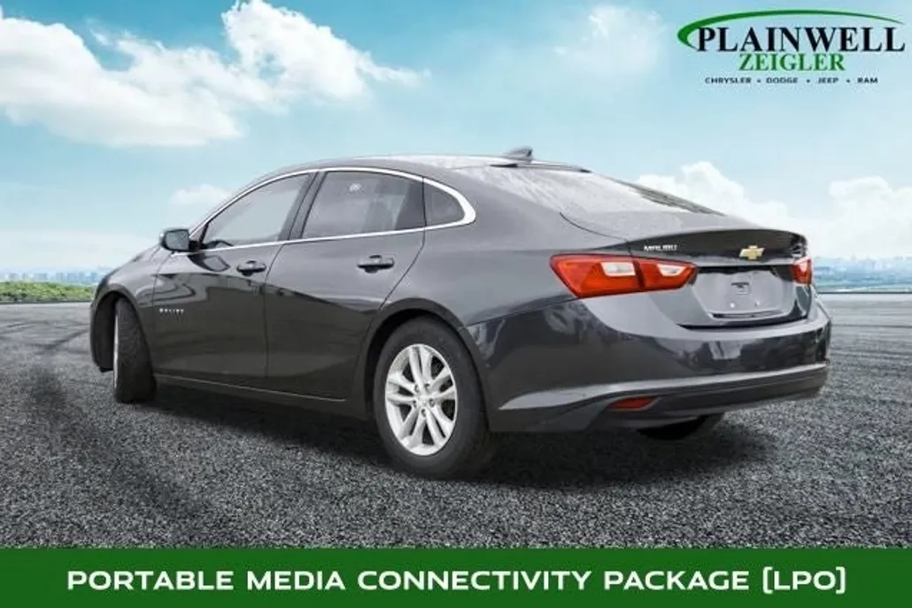 2017 Chevrolet Malibu 1LT photo 1