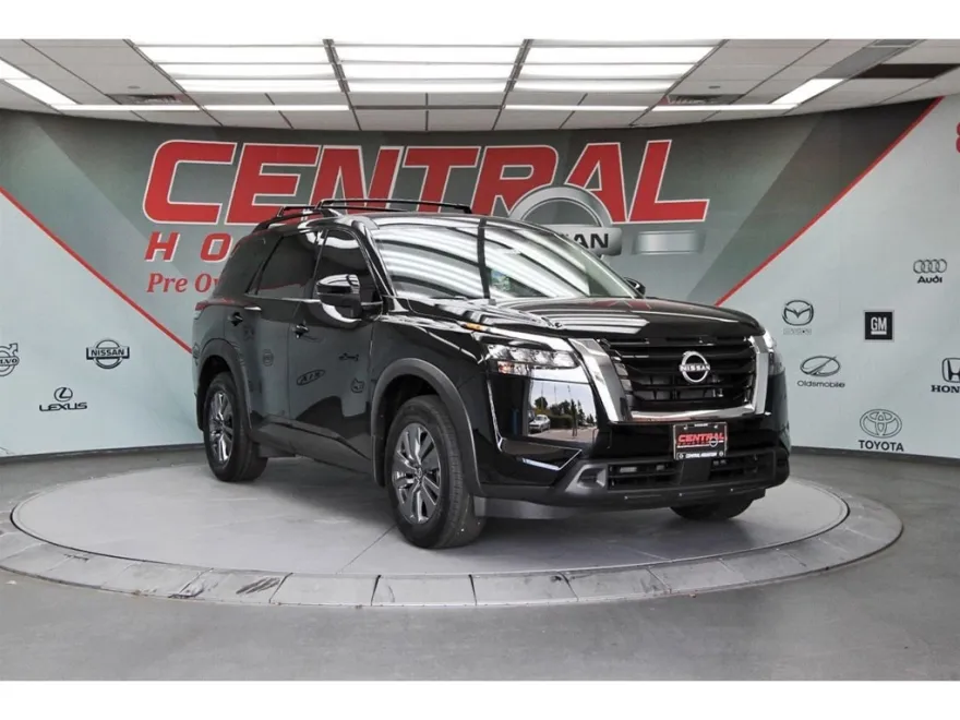 2025 Nissan Pathfinder SV photo 1