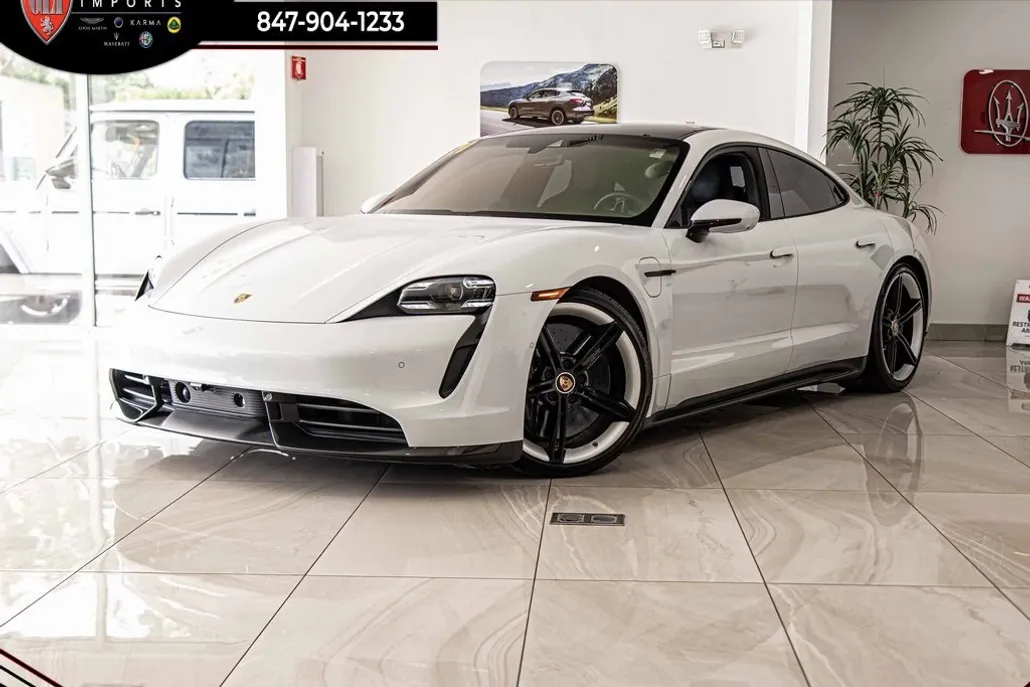 2020 Porsche Taycan Turbo S photo 1