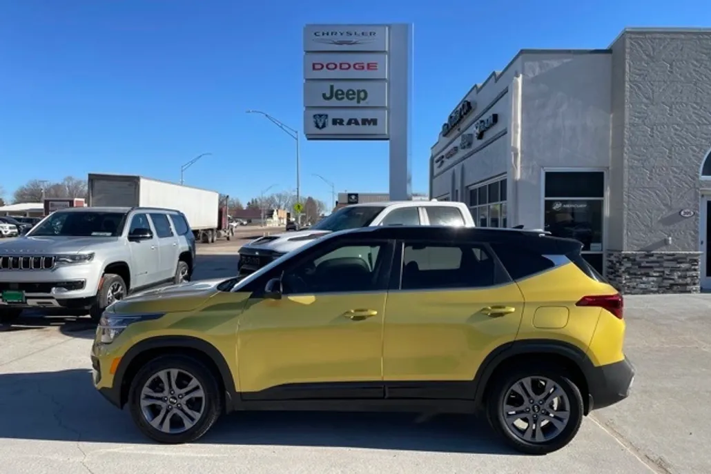 2021 Kia Seltos S photo 1