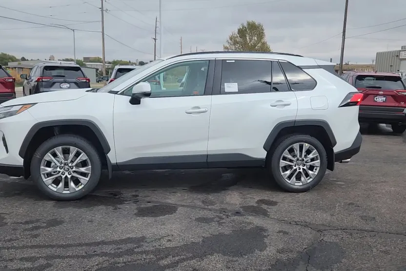 2025 Toyota RAV4 XLE Premium photo 1