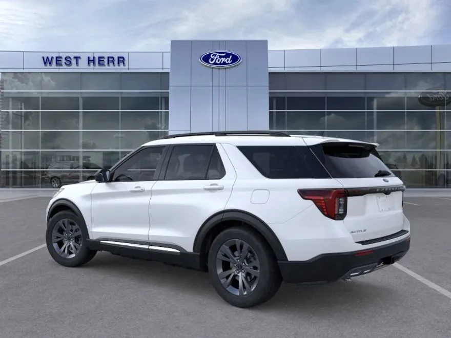 2025 Ford Explorer photo 1